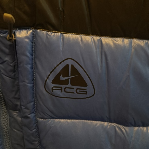 Vintage Nike ACG puffer vest size M. Good condition. - Picture 2 of 3